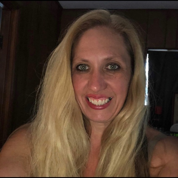 Meet your Posher, Jennifer - Picture 1 of 1